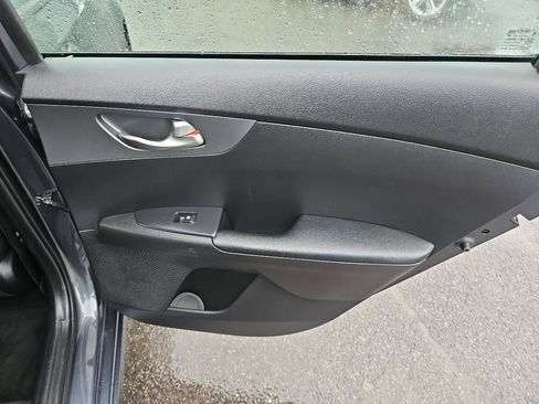 Used 2021 Kia Forte Sedan FWD image 17