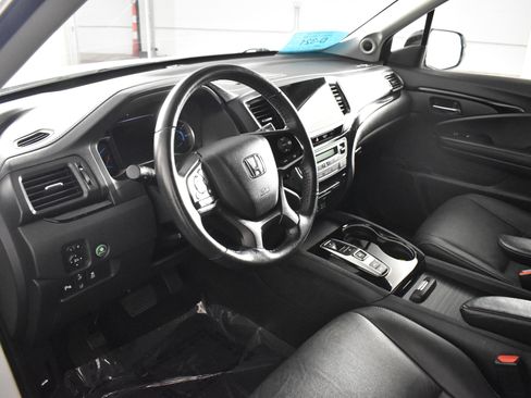 Used 2022 Honda Pilot Touring image 2