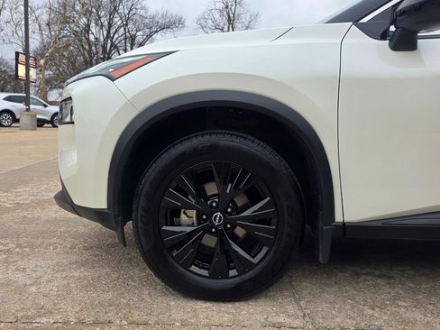 Used 2023 Nissan Rogue SV w/ SV Premium B Package image 29