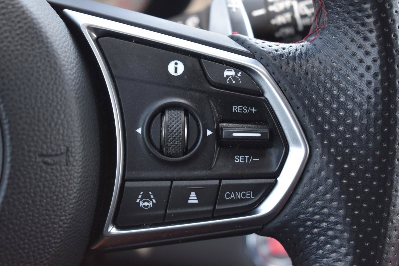 Used 2023 Acura RDX w/ Advance Package FWD image 9