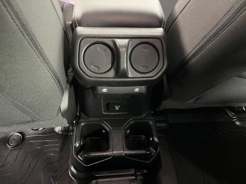 Used 2021 Jeep Wrangler Unlimited Sahara w/ Dual Top Group AWD/4WD image 38