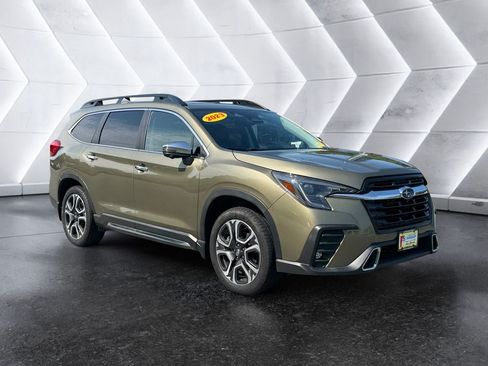 Used 2023 Subaru Ascent Touring AWD/4WD image 8