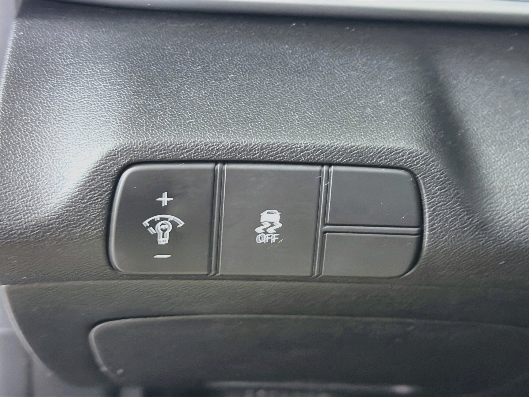 Used 2025 Hyundai Elantra Limited FWD image 16