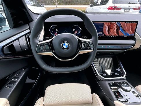 Certified 2025 BMW X3 xDrive30i w/ Premium Package image 6