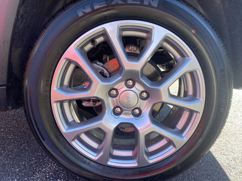 Used 2022 Jeep Compass Latitude image 27