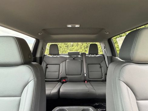 New 2026 GMC Sierra 1500 SLT w/ SLT Convenience Package AWD/4WD image 3