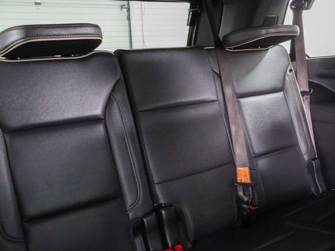 Used 2023 GMC Yukon SLT image 33