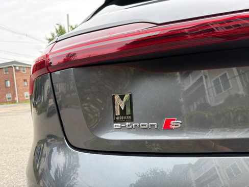 Used 2023 Audi e-tron S Prestige AWD/4WD image 11
