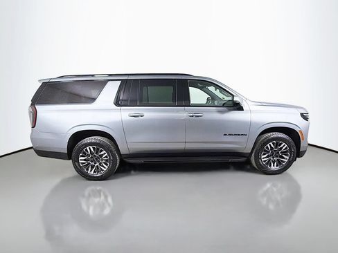 Used 2026 Chevrolet Suburban RST w/ Comfort Package AWD/4WD image 5