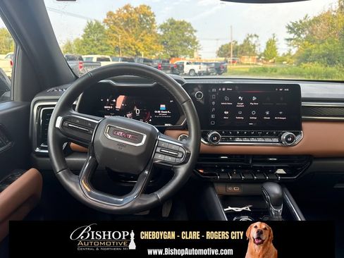Used 2024 GMC Canyon AT4 w/ AT4 Premium Package AWD/4WD image 19