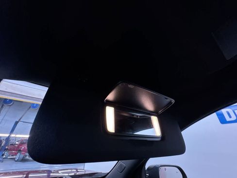 Used 2024 Chevrolet Traverse RS image 33