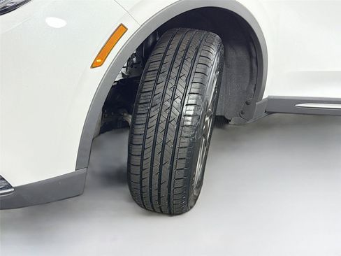 Used 2022 Lincoln Corsair AWD w/ Equipment Group 101A image 38