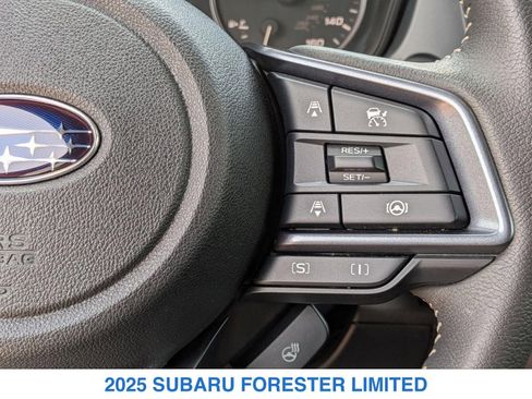 Used 2025 Subaru Forester Limited AWD/4WD image 21
