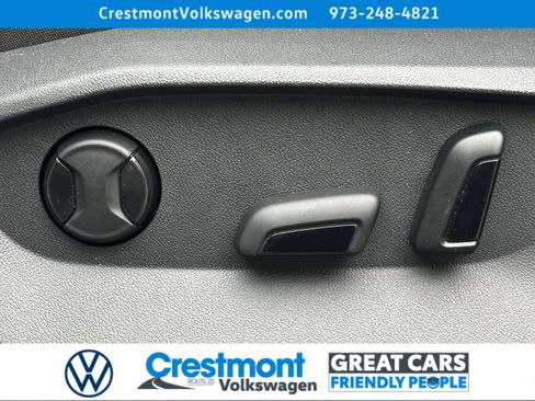 Used 2022 Volkswagen Taos SE w/ Panoramic Sunroof Package image 16