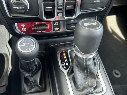 New 2025 Jeep Wrangler Unlimited Rubicon w/ Dual Top Group image 15