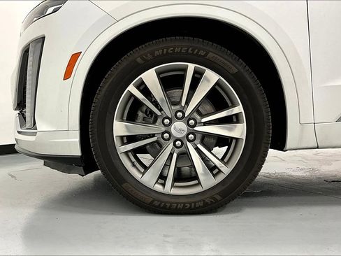 Used 2021 Cadillac XT6 Premium Luxury image 11