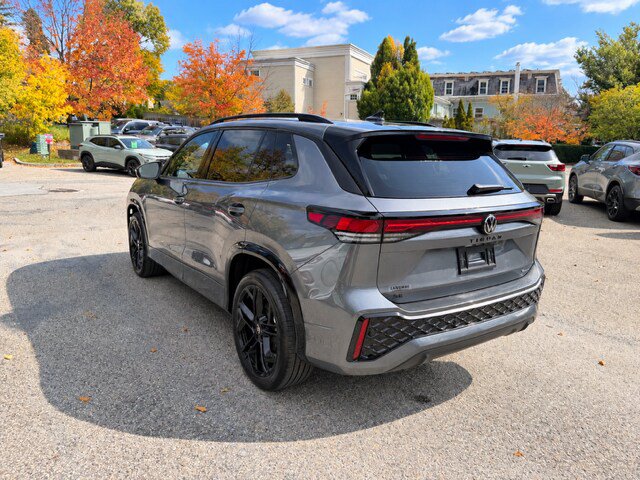 New 2026 Volkswagen Tiguan SE R-Line AWD/4WD image 4