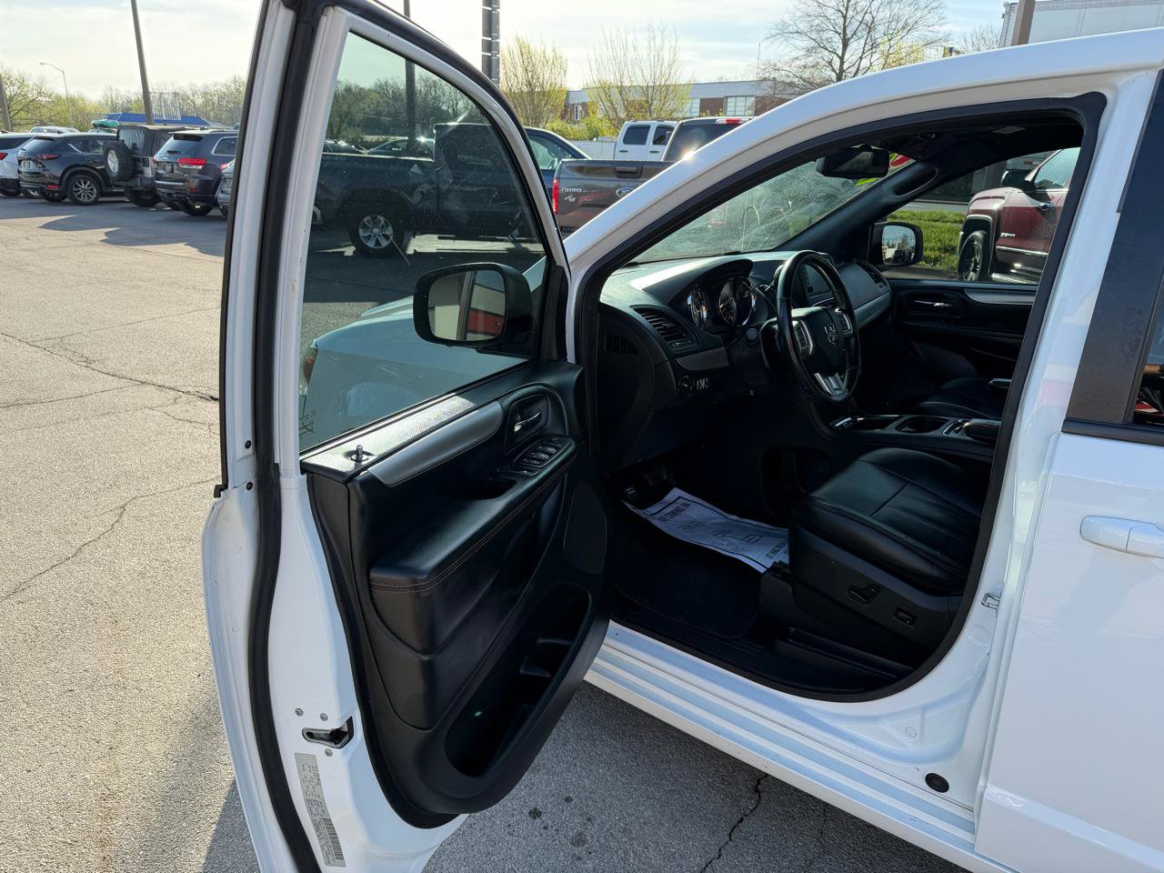 Used 2020 Dodge Grand Caravan GT FWD image 15