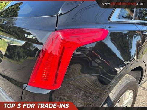 Used 2018 Cadillac XT5 Luxury w/ Driver Awareness Package AWD/4WD image 16