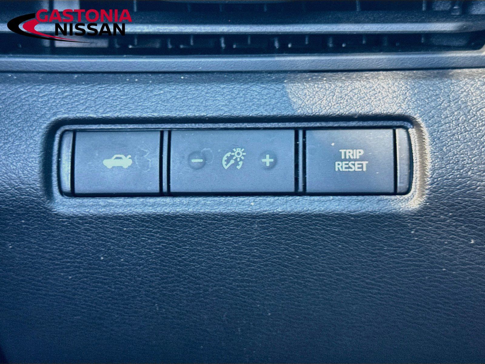 Used 2025 Nissan Altima 2.5 SV FWD image 13