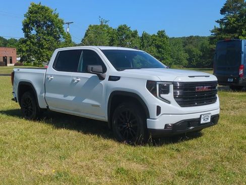 Used 2022 GMC Sierra 1500 Elevation w/ X31 Off-Road Package AWD/4WD image 15
