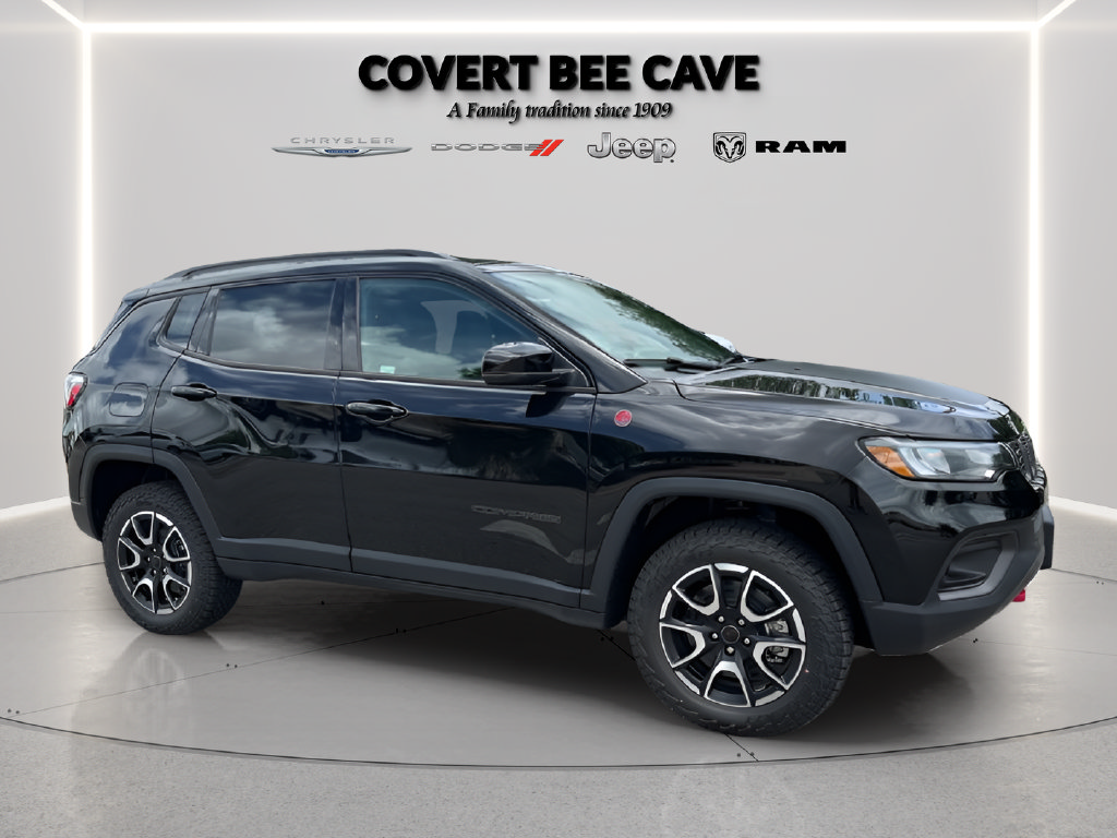 New 2026 Jeep Compass Trailhawk w/ Sun, Sound & Navigation Group AWD/4WD image 12