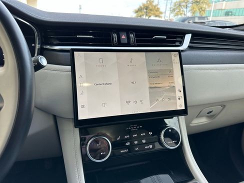 Used 2024 Jaguar F-PACE R-Dynamic S image 14