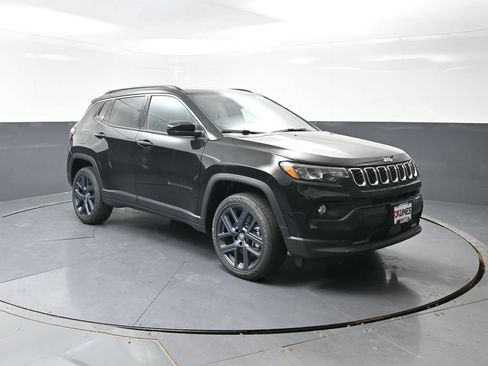 New 2026 Jeep Compass Latitude AWD/4WD image 3