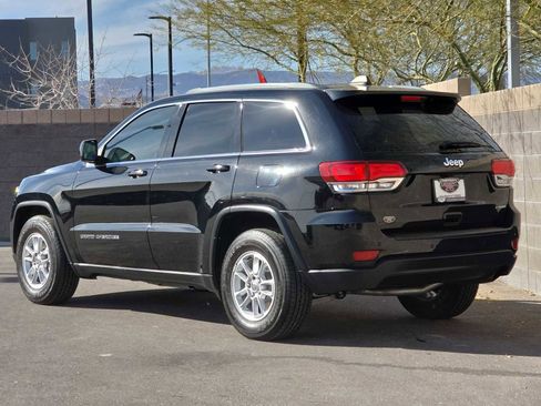Used 2020 Jeep Grand Cherokee Laredo image 7