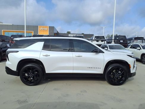 Used 2024 Chevrolet Traverse RS FWD image 5