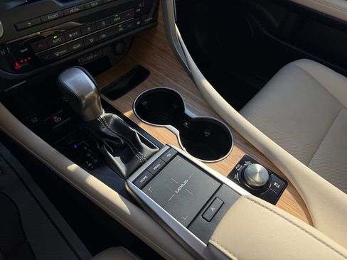 Used 2022 Lexus RX 350L FWD w/ Premium Package image 25