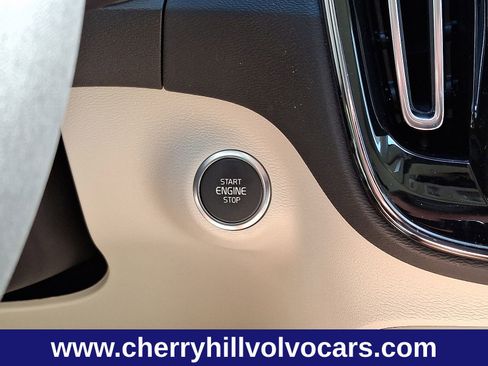 New 2025 Volvo XC40 B5 Ultra w/ Protection Package Premier image 23