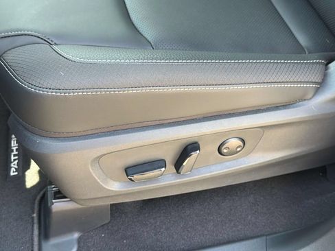 New 2026 Nissan Pathfinder SL FWD image 24