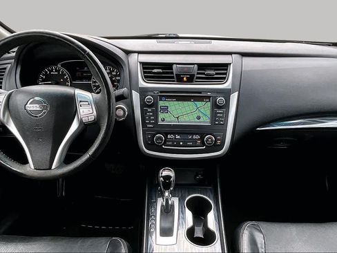 Used 2017 Nissan Altima 2.5 SL w/ 2.5 Technology Package FWD image 15