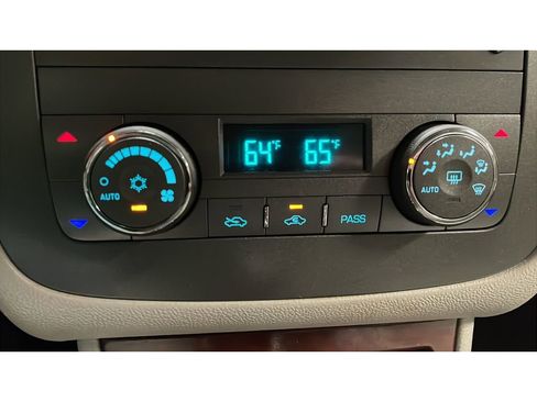 Used 2009 Buick Lucerne CXL image 13