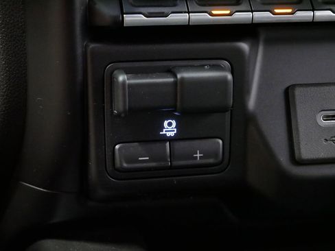 Used 2021 Chevrolet Silverado 1500 LTZ w/ Technology Package image 38