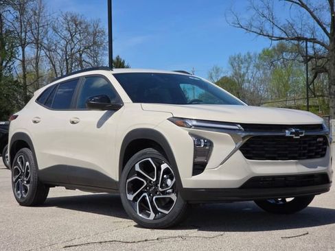 New 2026 Chevrolet Trax RS w/ Driver Confidence Package FWD image 2