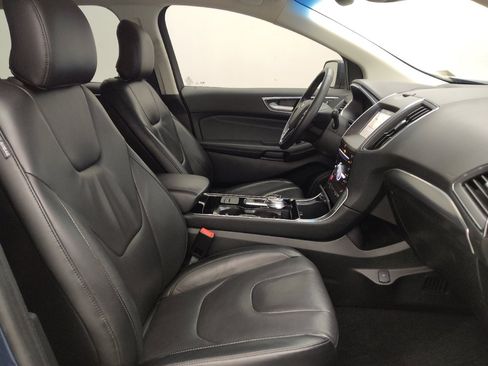 Used 2019 Ford Edge Titanium FWD image 21