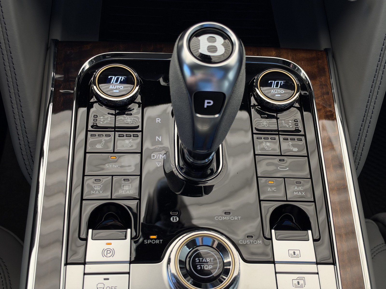 Certified 2025 Bentley Flying Spur Plug-In Hybrid AWD/4WD image 31