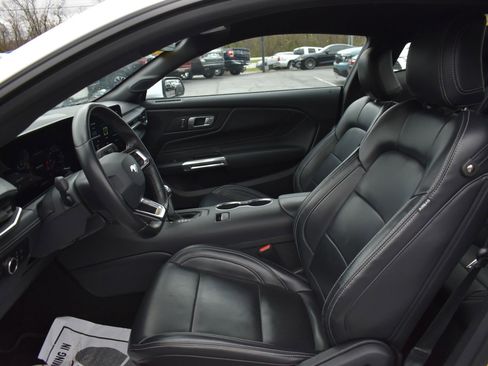 Used 2024 Ford Mustang Premium image 14