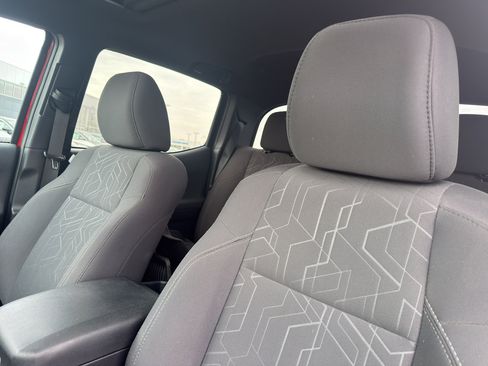 Used 2017 Toyota Tacoma TRD Sport w/ Premium & Technology Package image 27