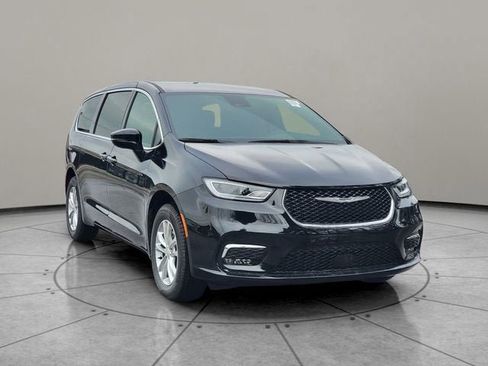New 2026 Chrysler Pacifica Select AWD/4WD image 14