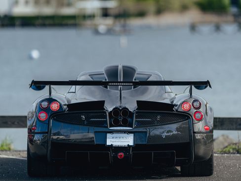 Used 2014 Pagani Huayra RWD image 6