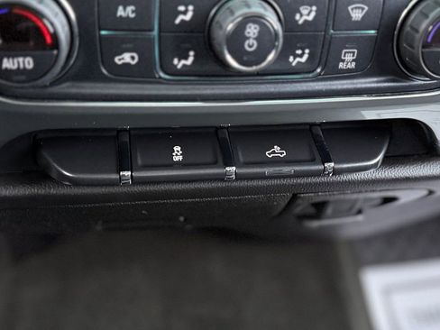 Used 2018 Chevrolet Silverado 1500 LT w/ All Star Edition image 16