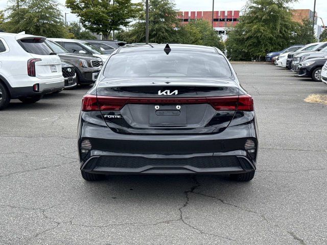 Used 2023 Kia Forte LXS w/ LXS Technology Package FWD image 3