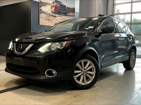 Used 2019 Nissan Rogue Sport SV w/ All-Weather Package image 3