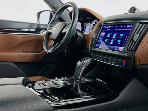 Used 2022 Maserati Levante Modena image 29