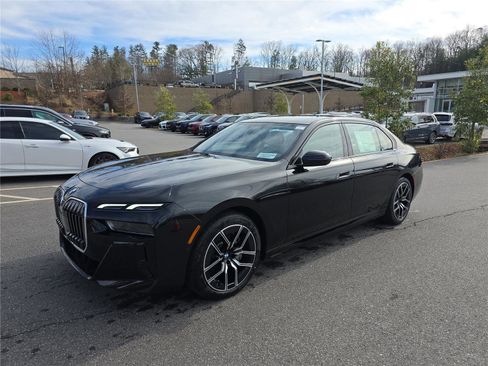 New 2026 BMW 740i xDrive image 8