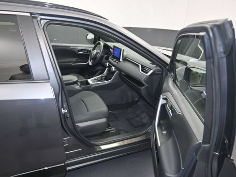 Used 2025 Toyota RAV4 SE AWD/4WD image 10