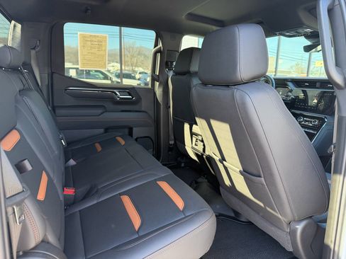 Used 2025 GMC Sierra 1500 AT4 w/ AT4 Premium Package image 26